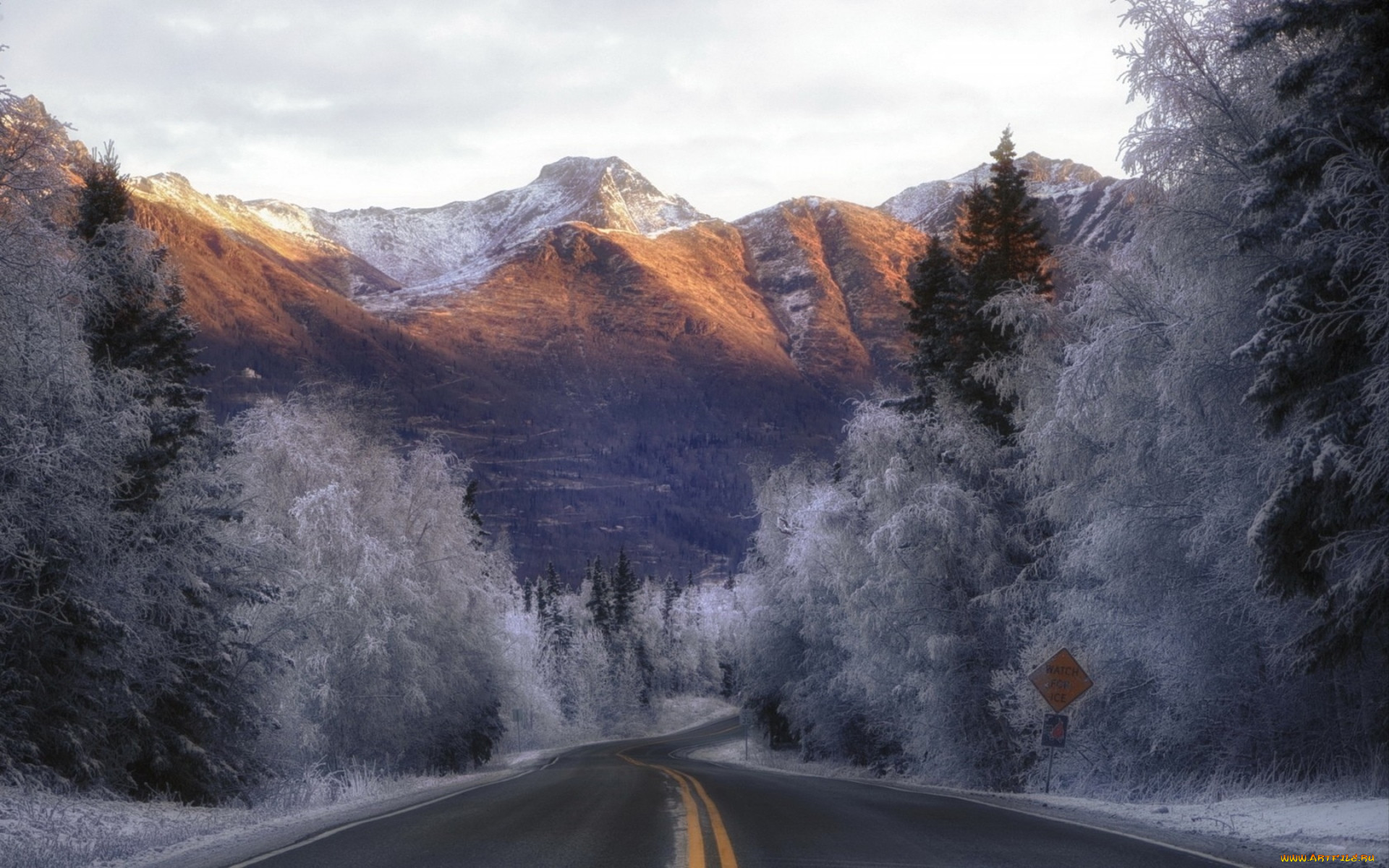 Дорога без снега. Дорога в гору. Снежная дорога в горах. Снег на дороге. Дорога в горы зима.